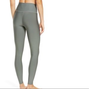 NWT Alo Airlift high waisted leggings Limestone- S